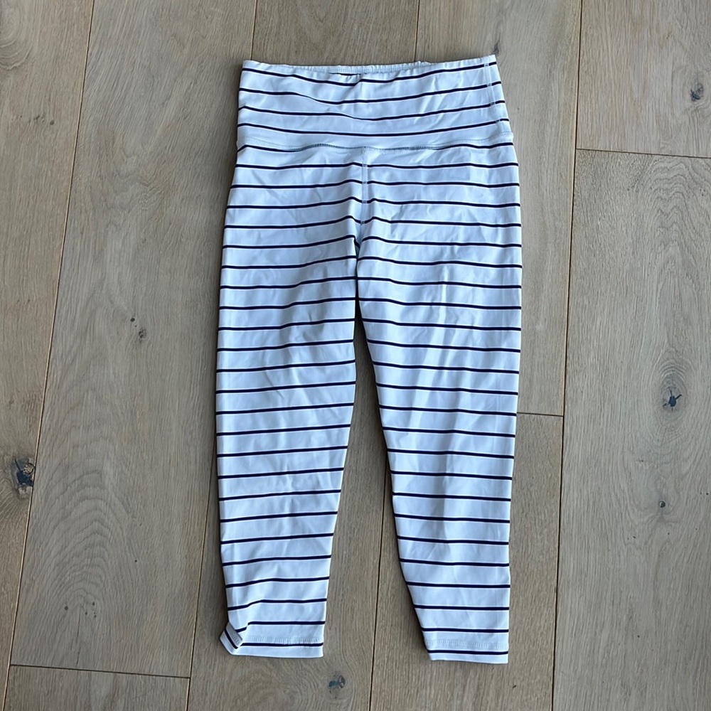 Kiava navy and white stripe capri leggings size XS